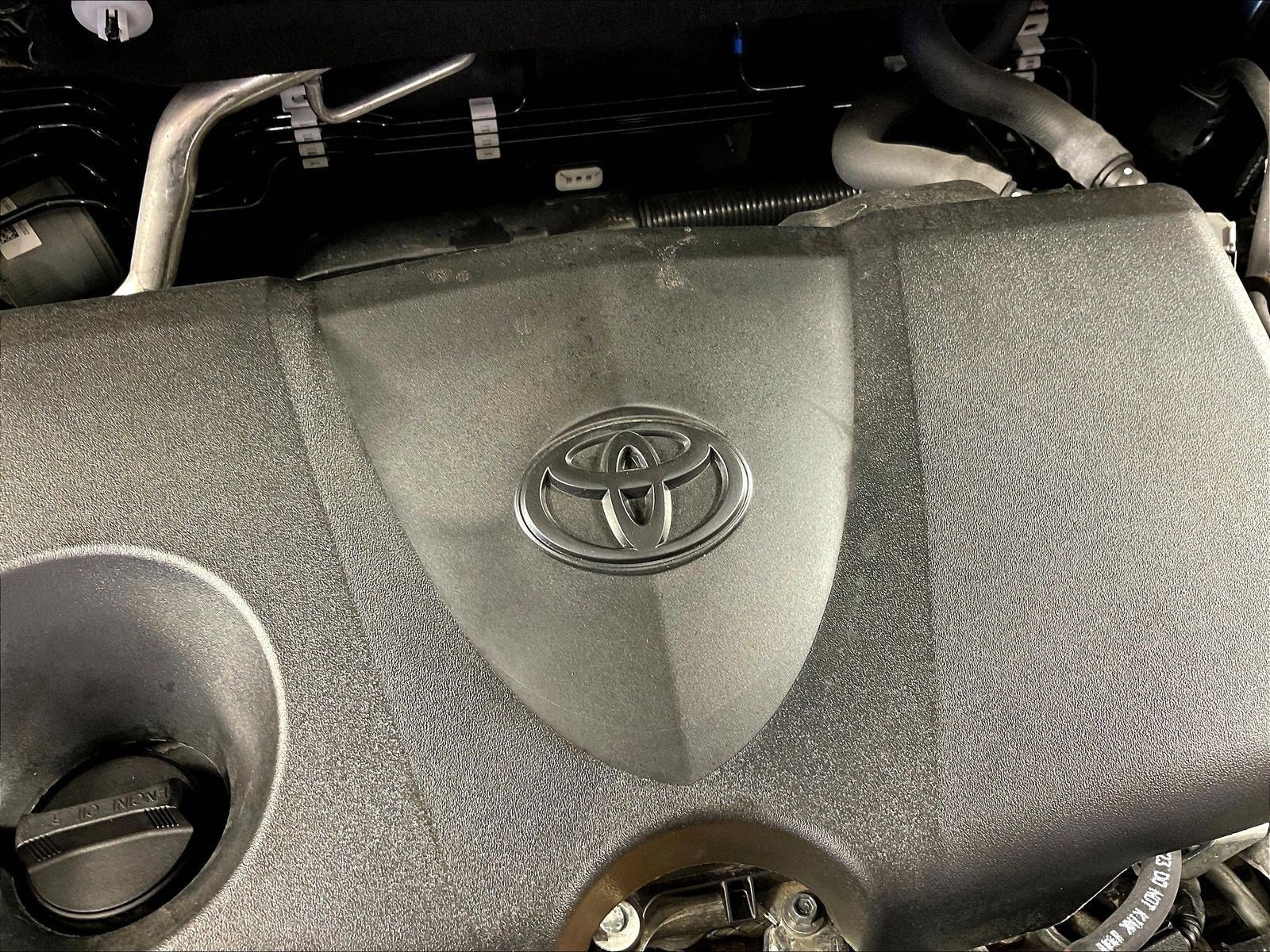 Used 2022 Toyota RAV4 XLE w/ Convenience Package AWD/4WD image 31