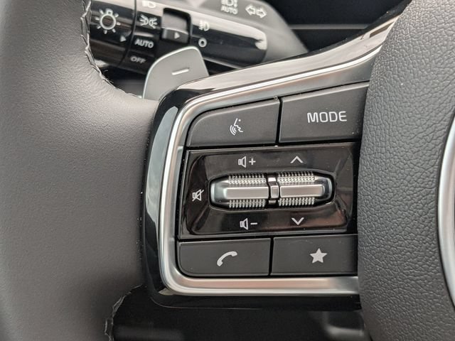 Certified 2025 Kia Carnival SX FWD image 28