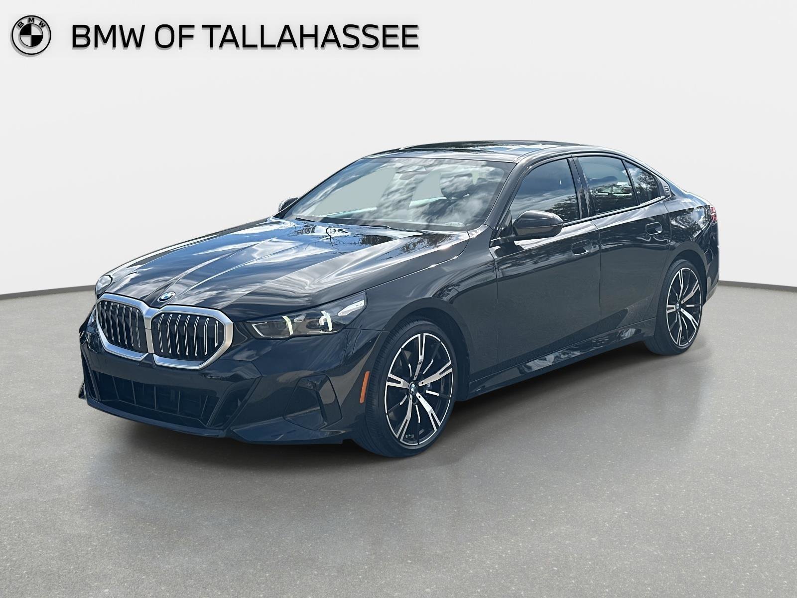 Used 2025 BMW 530i w/ M Sport Package image 1