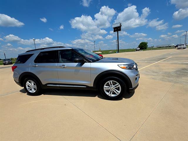 Used 2023 Ford Explorer XLT w/ Equipment Group 202A RWD image 6