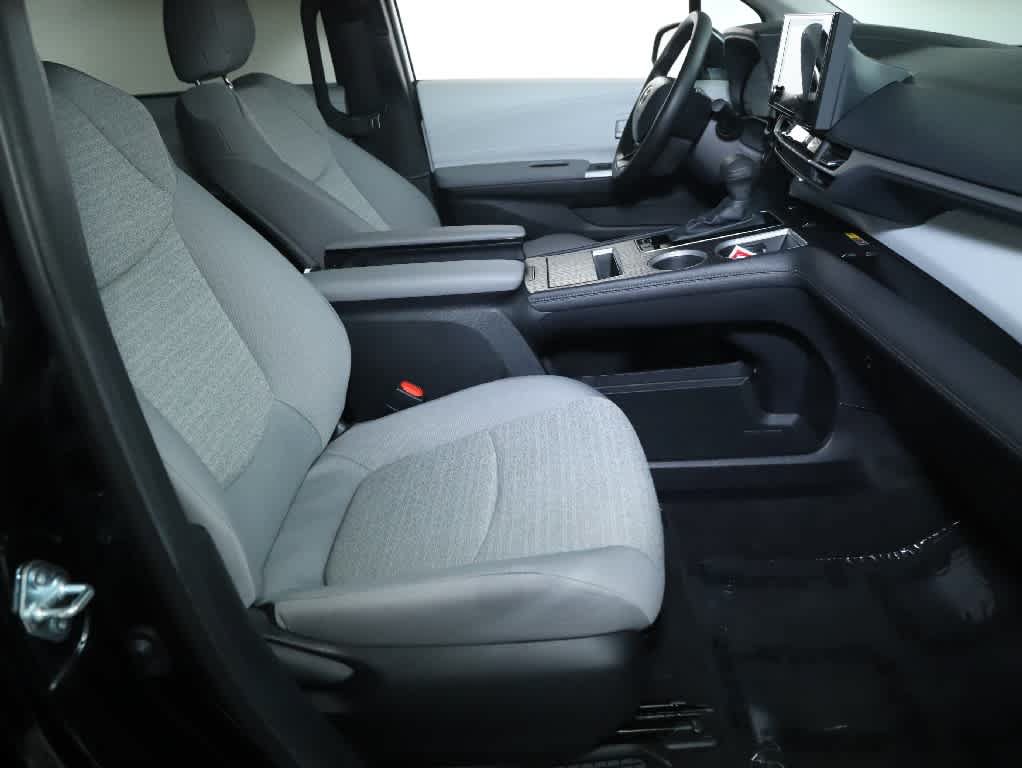Certified 2026 Toyota Sienna LE AWD/4WD image 30