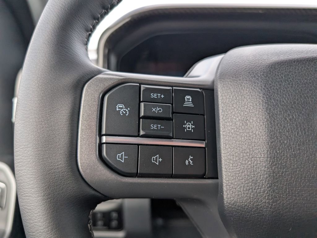 New 2026 Ford F250 Lariat w/ Black Appearance Package AWD/4WD image 16