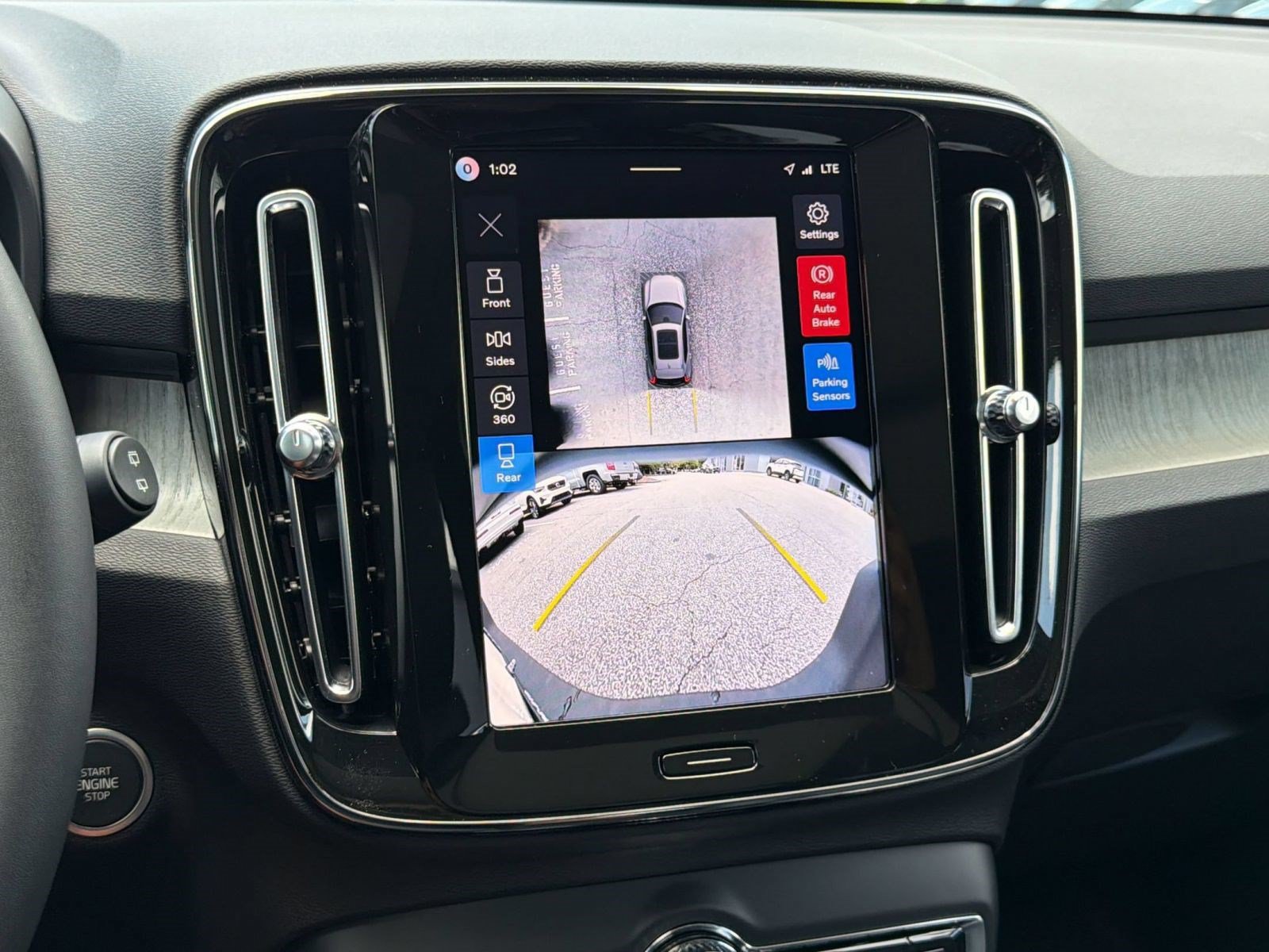 New 2026 Volvo XC40 B5 Plus w/ Climate Package AWD/4WD image 18