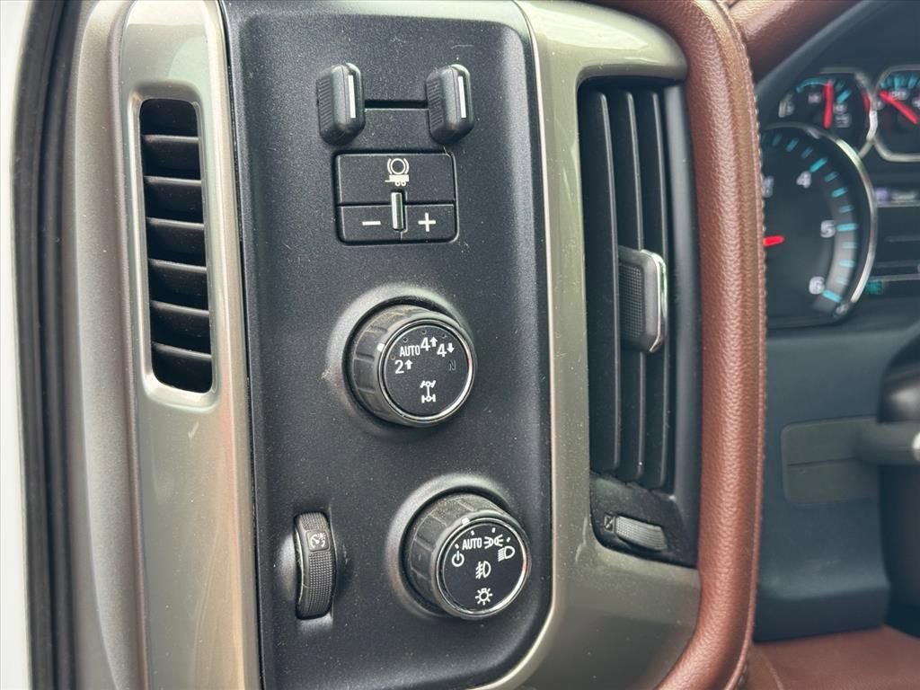 Used 2018 Chevrolet Silverado 1500 High Country AWD/4WD image 16