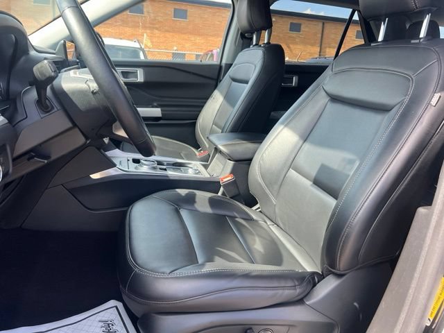 Certified 2023 Ford Explorer XLT w/ Equipment Group 202A AWD/4WD image 18