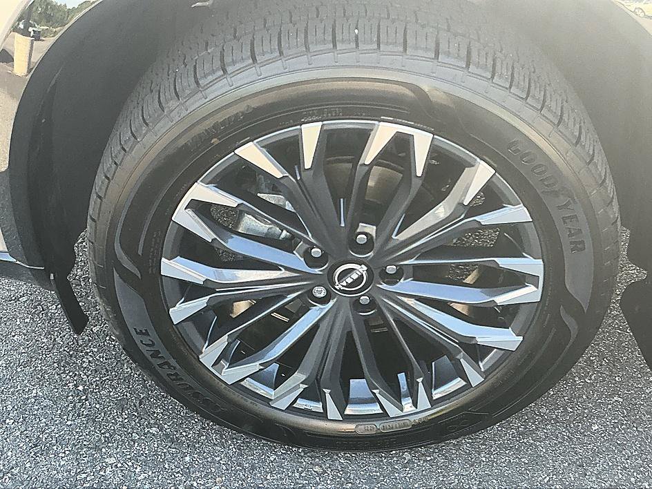 Certified 2025 Nissan Rogue Platinum AWD/4WD image 8