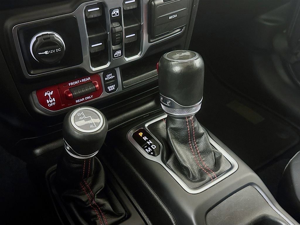 Used 2023 Jeep Wrangler Unlimited Rubicon w/ Cold Weather Group image 15