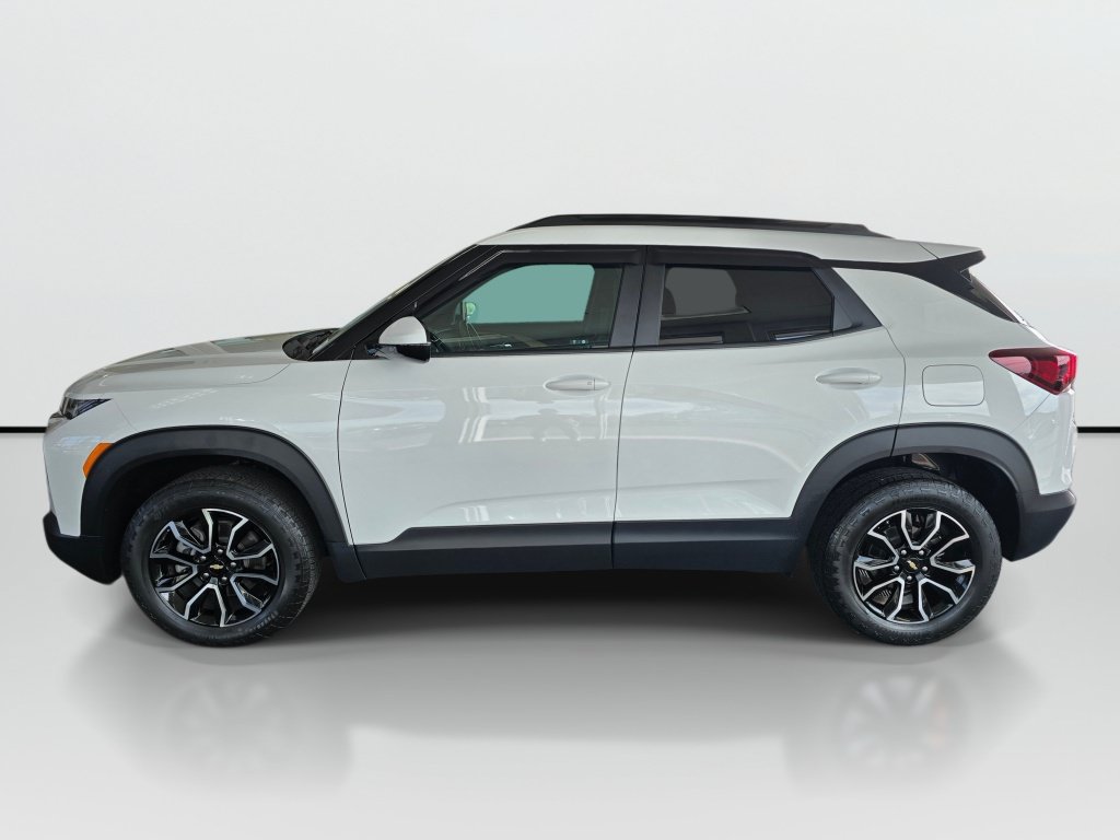 Used 2023 Chevrolet TrailBlazer ACTIV AWD/4WD image 2