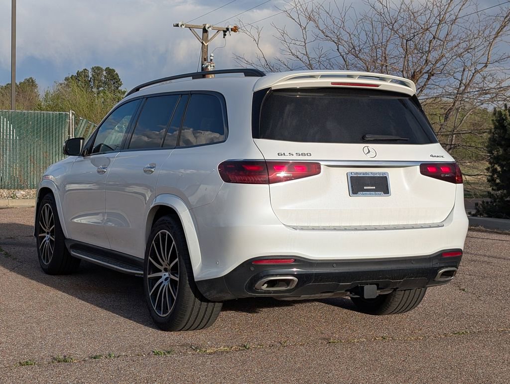 Used 2025 Mercedes-Benz GLS 580 4MATIC image 5