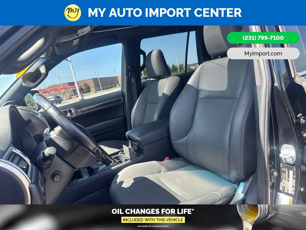 Used 2021 Lexus GX 460 Premium w/ Accessory Package AWD/4WD image 14