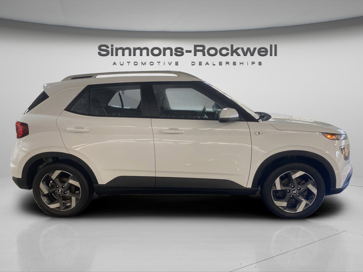 Used 2022 Hyundai Venue SEL image 4