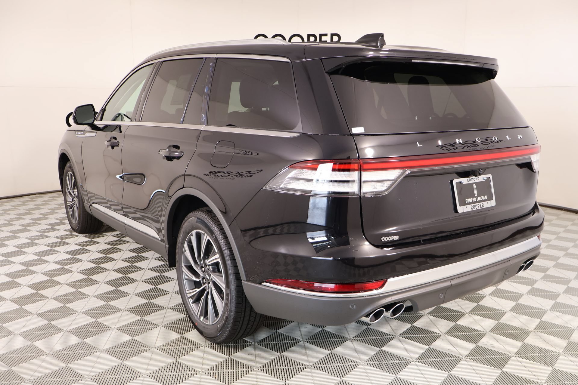 New 2026 Lincoln Aviator AWD image 24