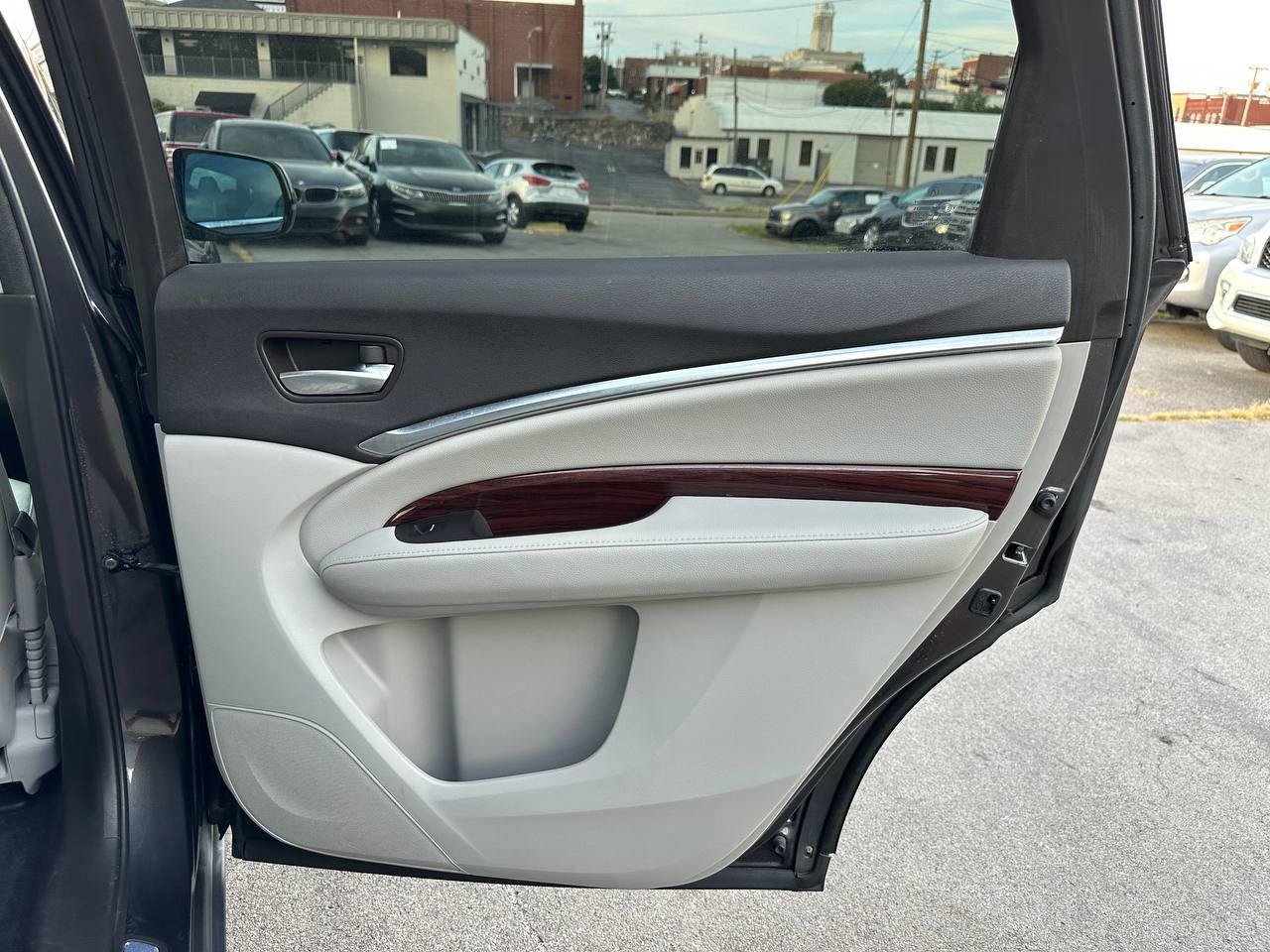 Used 2016 Acura MDX w/ AcuraWatch Plus Package FWD image 39