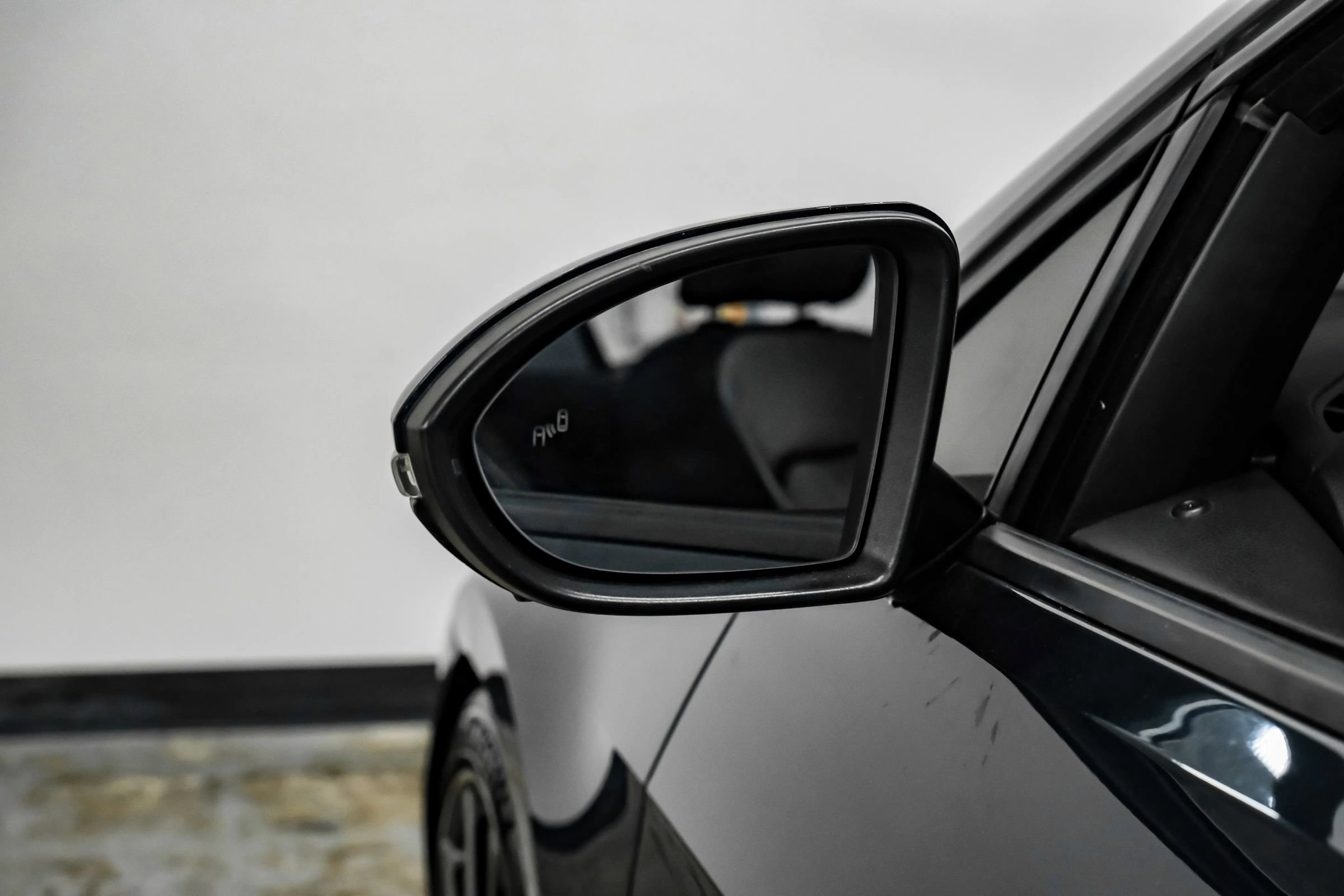 Used 2019 Volkswagen GTI SE FWD image 36