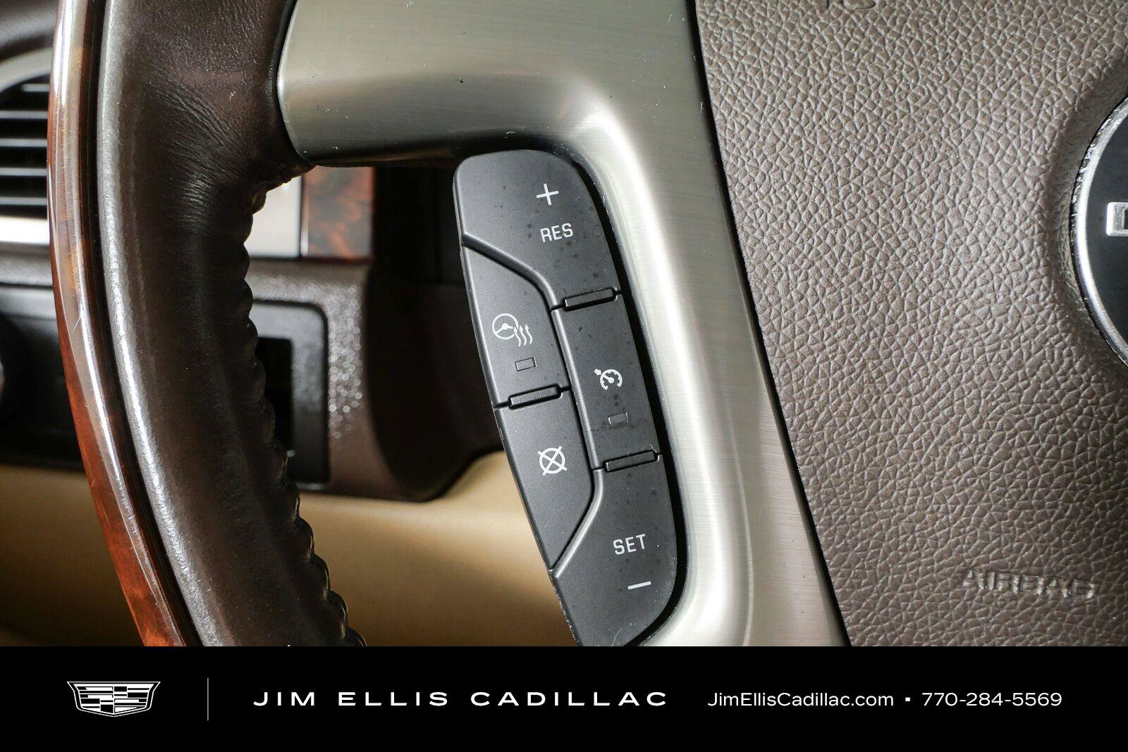 Used 2014 GMC Yukon XL Denali RWD image 11