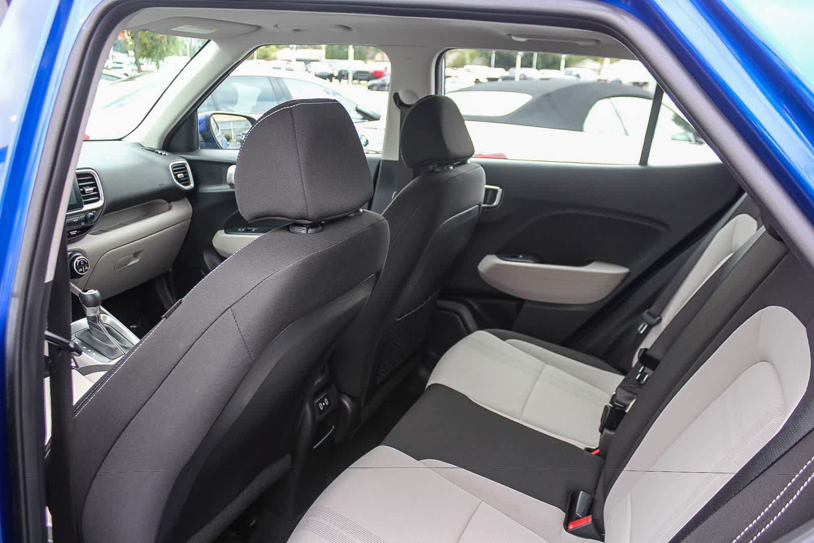 Certified 2024 Hyundai Venue SEL FWD image 23