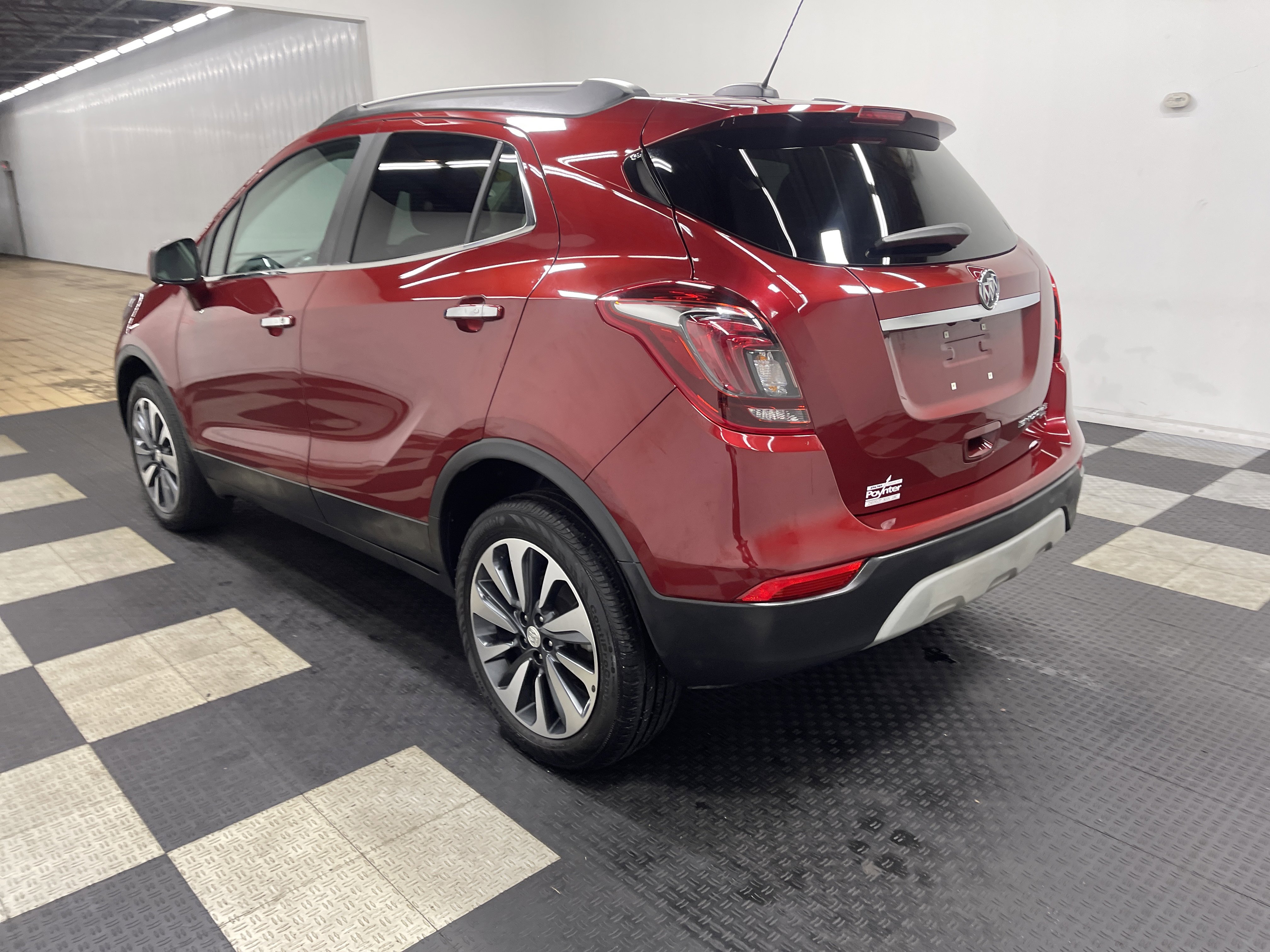 Used 2021 Buick Encore Preferred AWD/4WD image 2