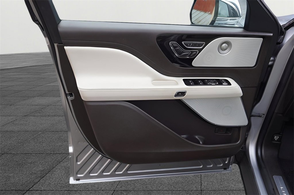 Used 2022 Lincoln Aviator Black Label Grand Touring image 31