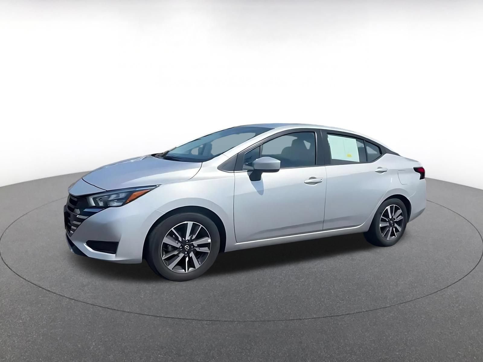 Used 2025 Nissan Versa SV FWD image 6