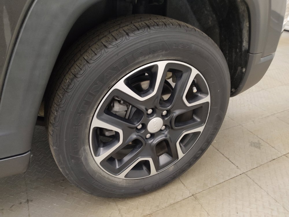 Used 2022 Jeep Compass Latitude FWD image 31