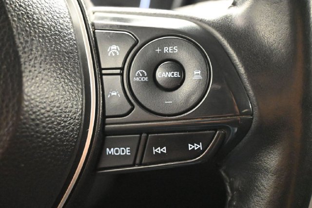 Used 2024 Toyota Corolla Cross XLE w/ Convenience Package AWD/4WD image 18