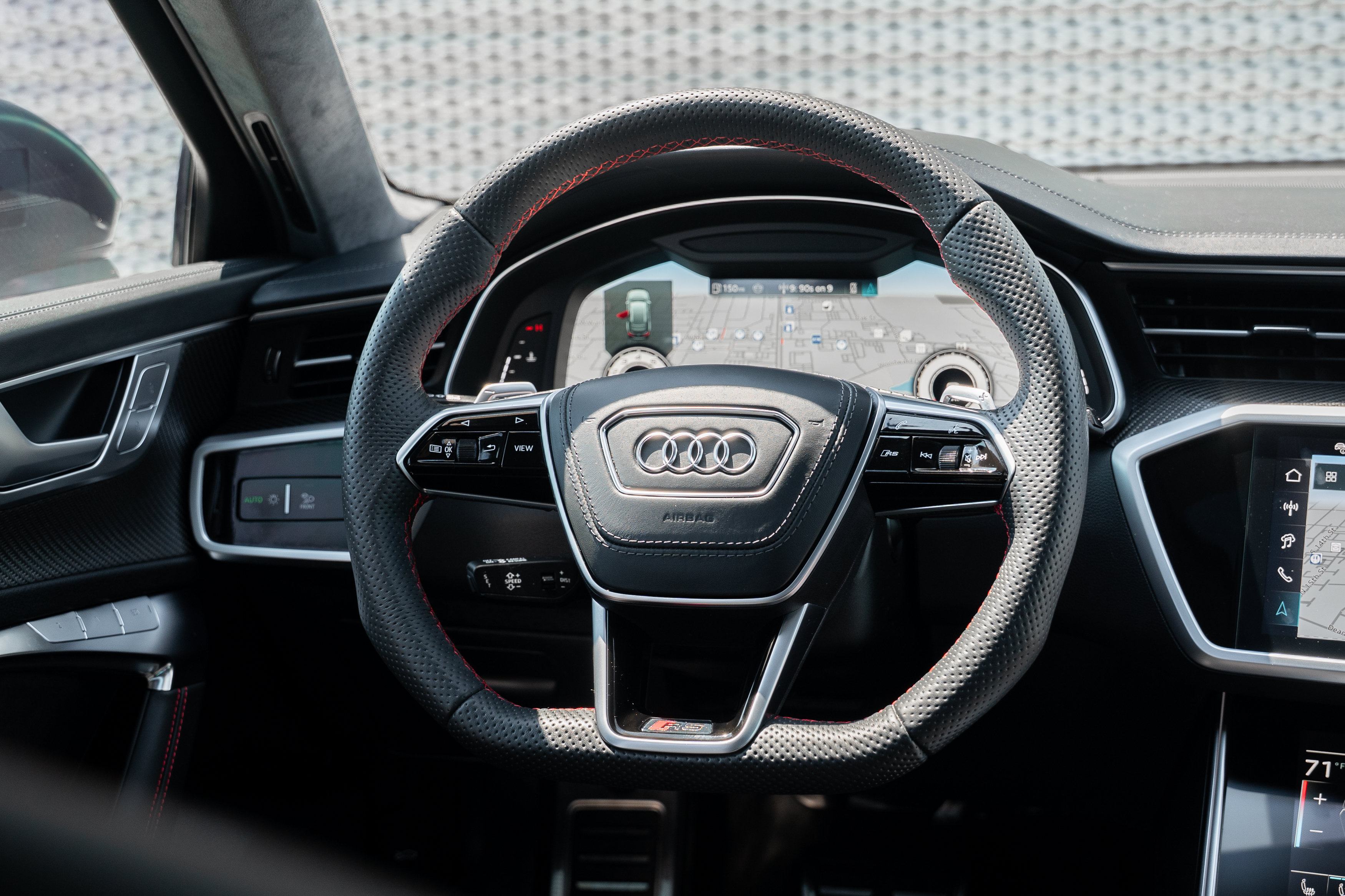 Certified 2025 Audi RS 6 performance AWD/4WD image 9