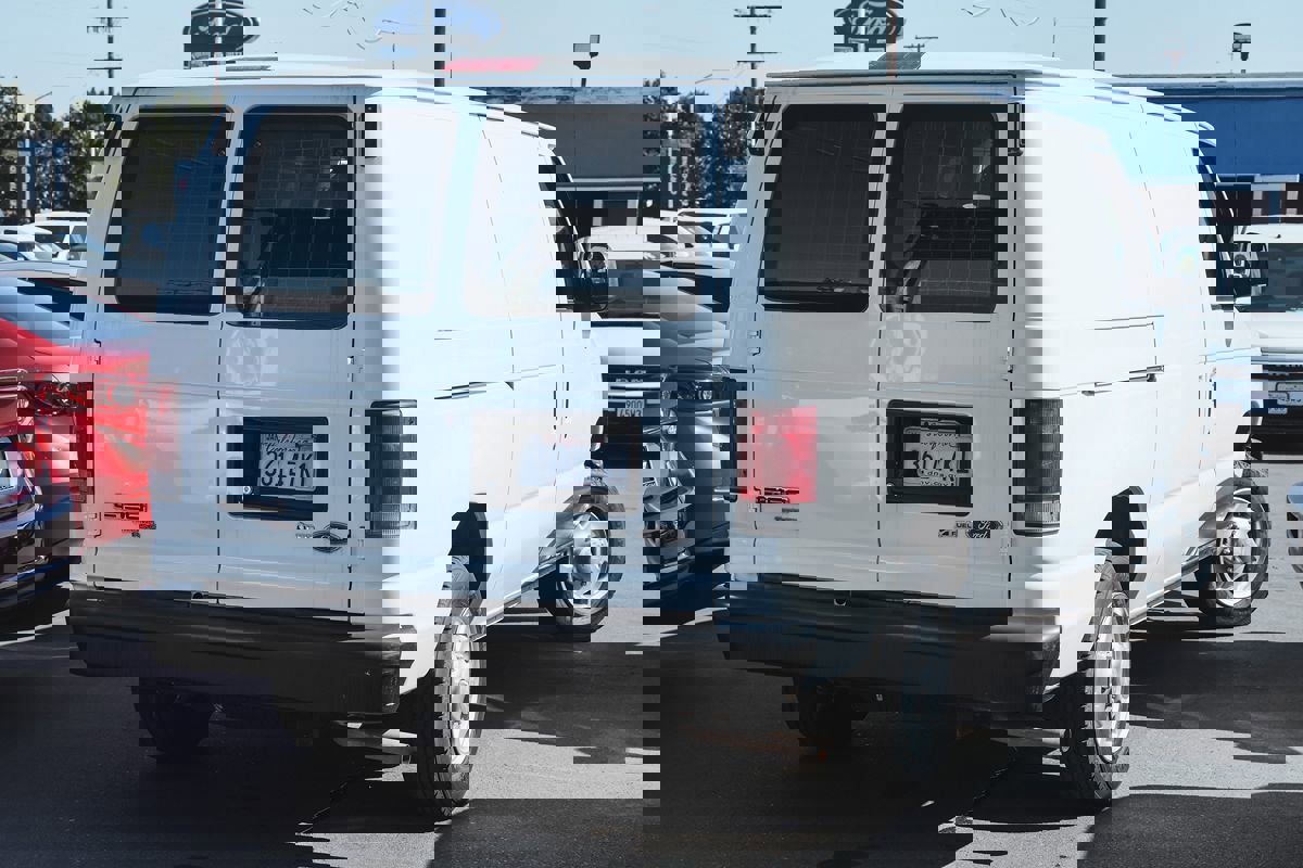 Used 2013 Ford E-150 and Econoline 150 image 2