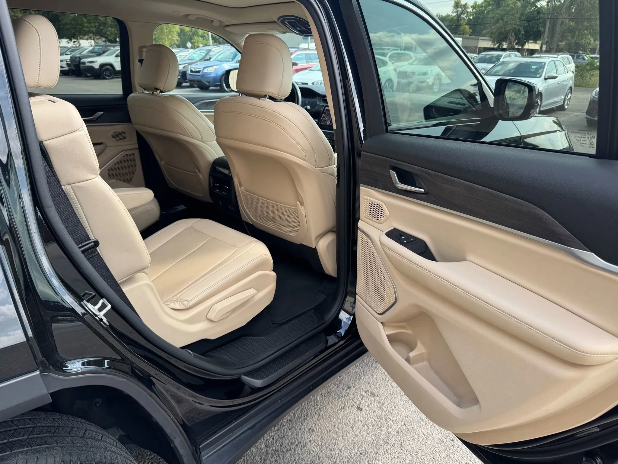 Used 2021 Jeep Grand Cherokee L Limited image 18