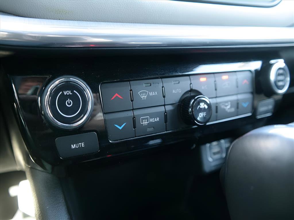 Used 2024 Jeep Compass Limited image 19