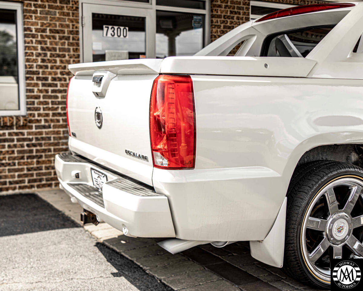 Used 2010 Cadillac Escalade EXT Luxury image 12