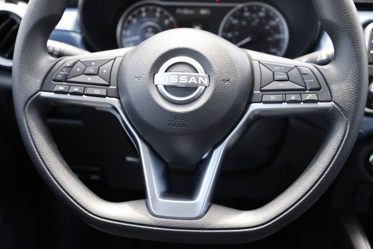Used 2025 Nissan Versa SV w/ Trunk Package FWD image 18