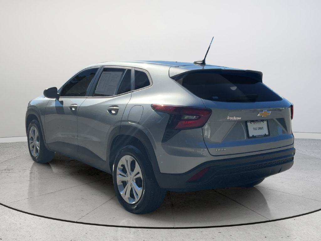 Used 2025 Chevrolet Trax LS w/ Driver Confidence Package FWD image 6