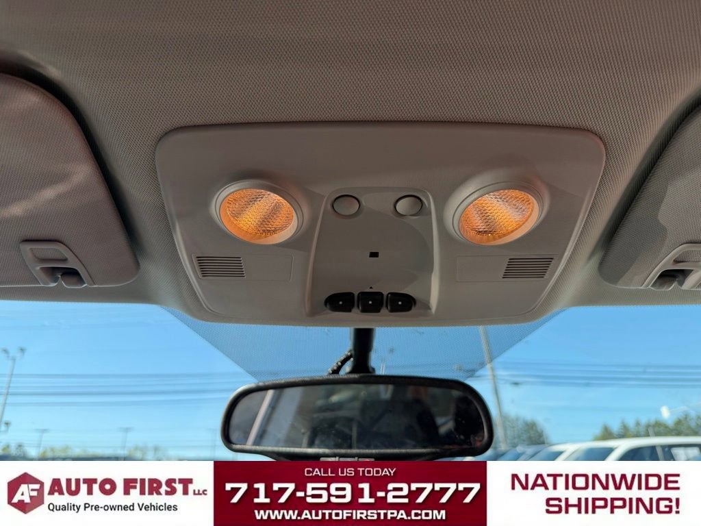 Used 2017 Chevrolet Traverse LT w/ Style and Technology Package AWD/4WD image 23