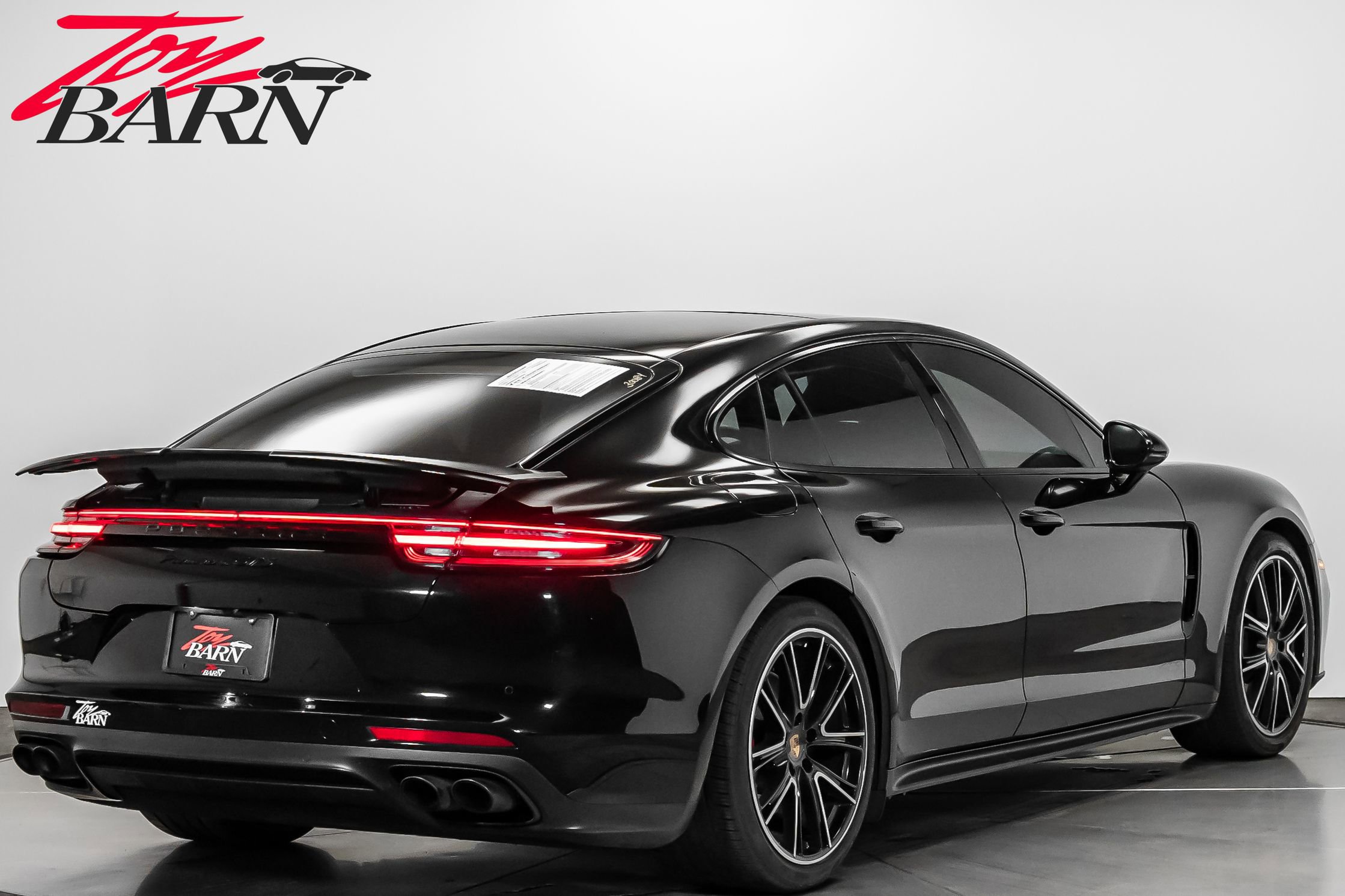 Used 2019 Porsche Panamera GTS image 5