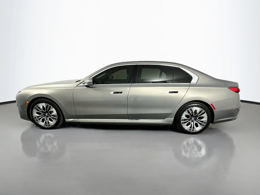 Certified 2024 BMW i7 xDrive60 w/ Executive Package AWD/4WD image 8