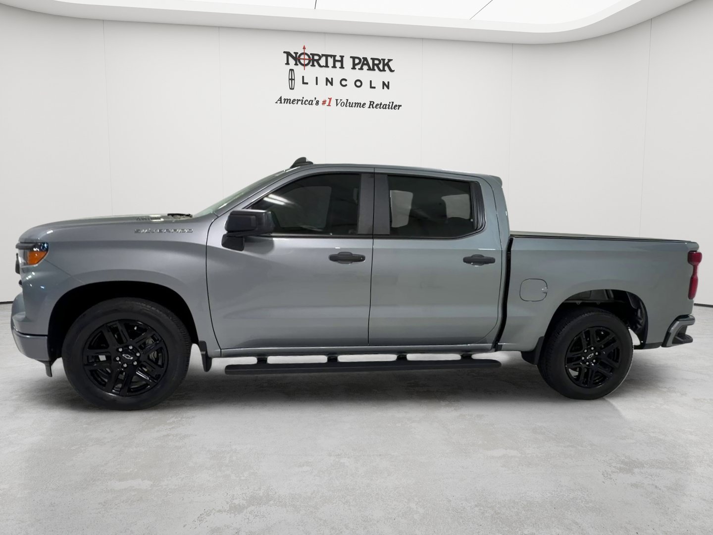 Used 2024 Chevrolet Silverado 1500 Custom RWD image 8