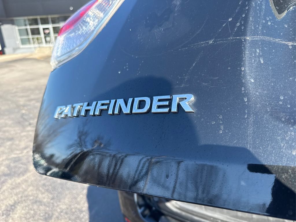 Used 2015 Nissan Pathfinder SV AWD/4WD image 14