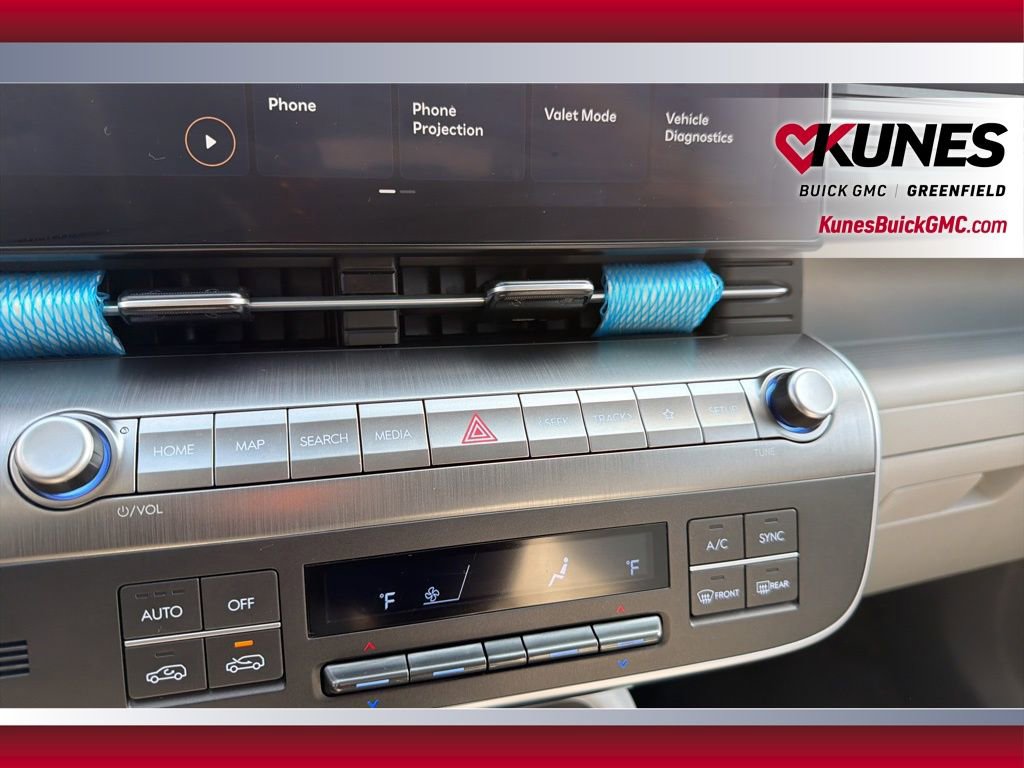 Used 2025 Hyundai Kona SEL image 27