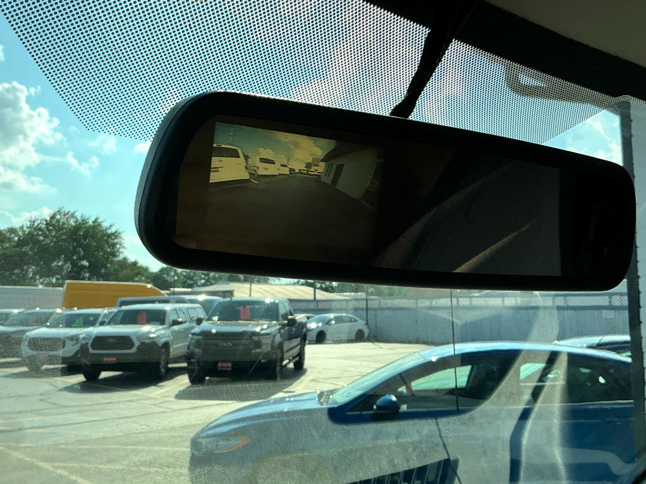 Used 2019 Chevrolet Express 3500 w/ Driver Convenience Package image 15