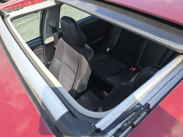 Used 2017 Toyota Camry XSE image 3