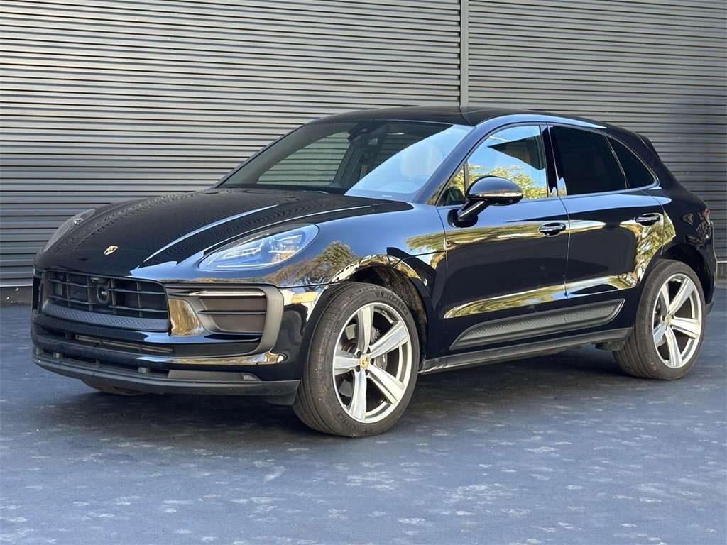 Used 2025 Porsche Macan image 1