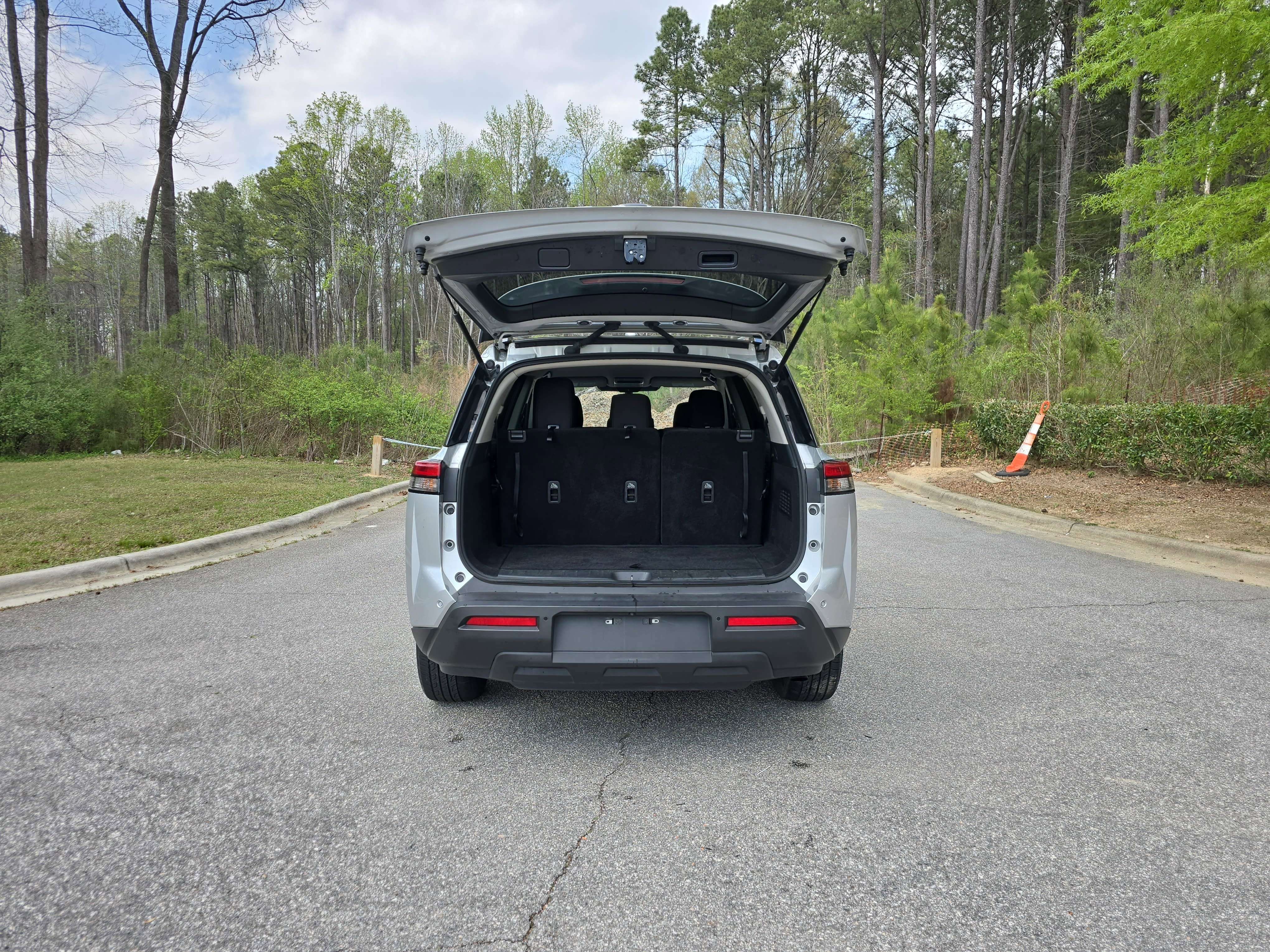 Used 2024 Nissan Pathfinder SV image 12