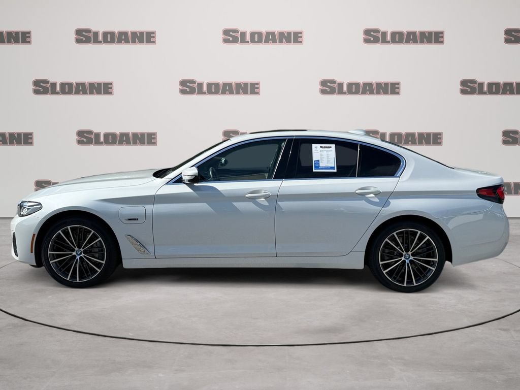 Used 2023 BMW 530e xDrive w/ Premium Package AWD/4WD image 2