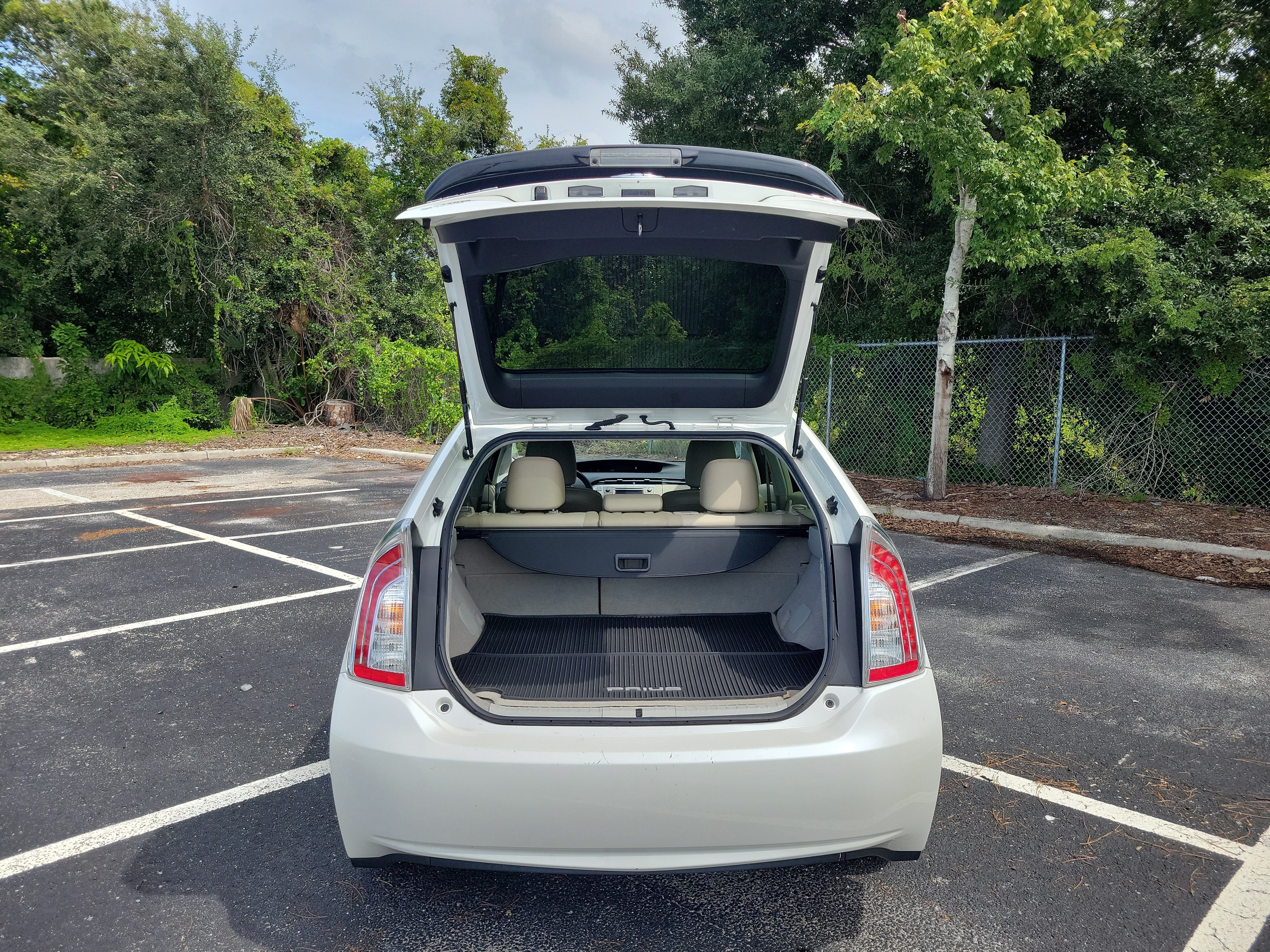 Used 2015 Toyota Prius Four FWD image 10