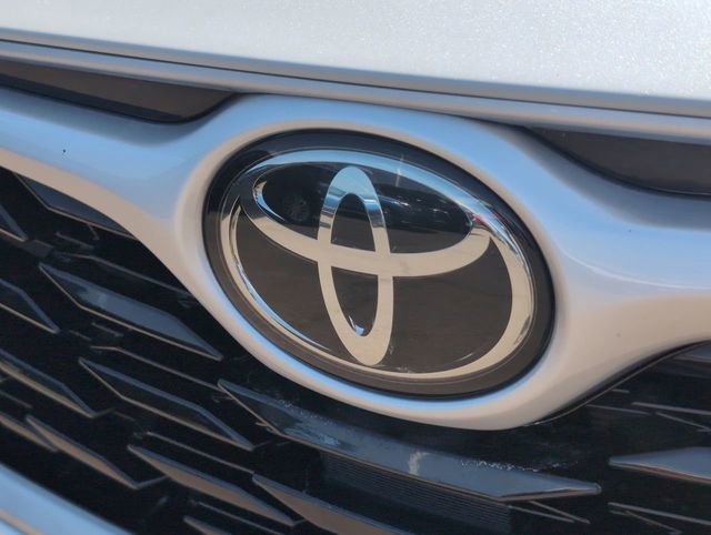 Used 2023 Toyota Highlander XLE image 30