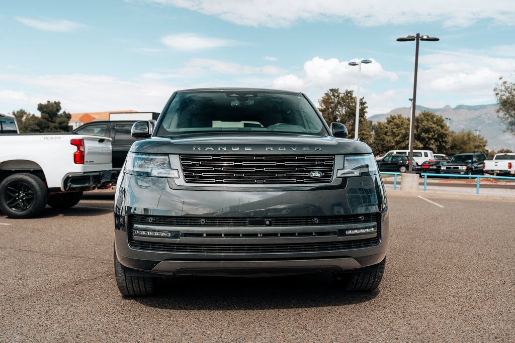 Used 2025 Land Rover Range Rover Long Wheelbase SE AWD/4WD image 2