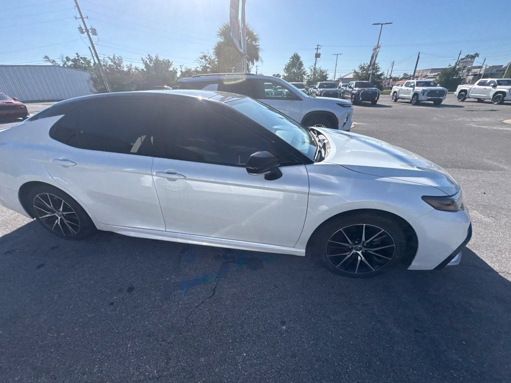 Used 2023 Toyota Camry XSE FWD image 13