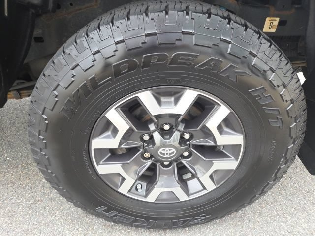 Used 2019 Toyota Tacoma TRD Off-Road AWD/4WD image 3