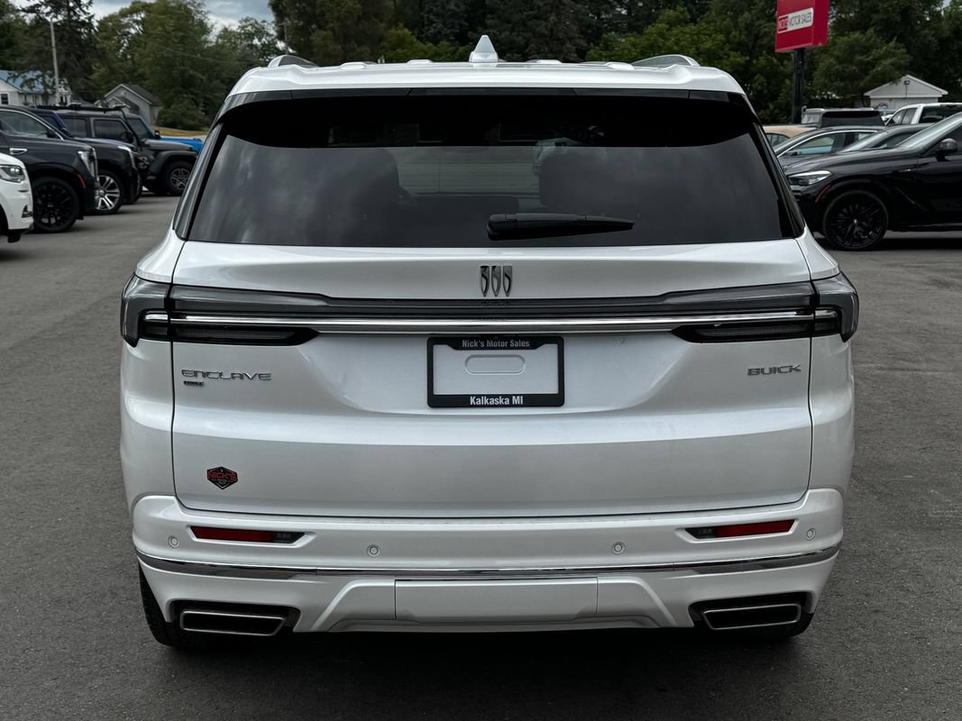 Used 2025 Buick Enclave Avenir w/ Trailering Package, 5000 lbs. AWD/4WD image 5