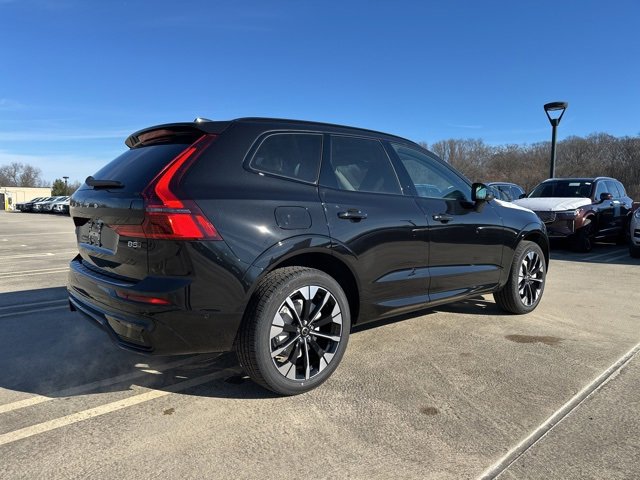 New 2026 Volvo XC60 B5 Plus w/ Protection Package Premier image 7